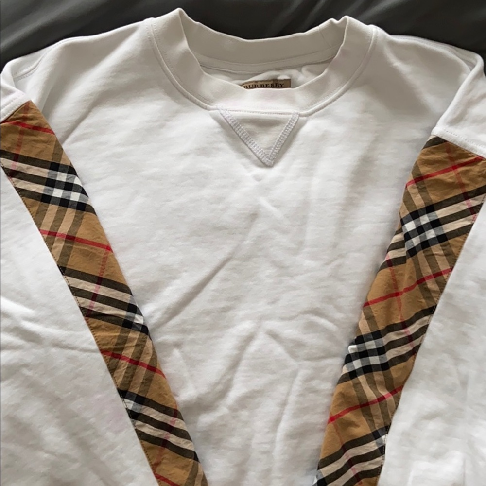 Burberry Style Crewneck